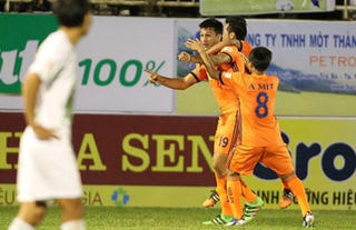 Vòng 2 Toyota V-League 2016: Ngôi đầu đổi chủ
