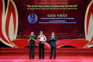 Trao giải cuộc thi 'Bảo vệ nền tảng tư tưởng của Đảng trong tình hình mới'