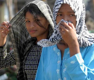 Phụ nữ tại Aceh - Indonesia bị giới nghiêm sau 23h00