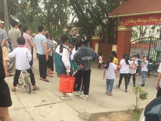 Người lớn đã ở đâu?
