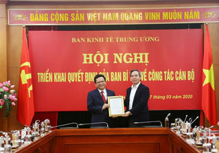 Thư ký ông Nguyễn Văn Bình làm Phó trưởng Ban Kinh tế Trung ương