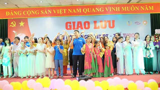 Học sinh khiếm thị 3 miền thể hiện tài năng