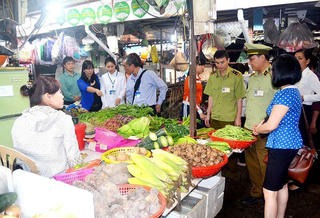 Ngăn chặn thực phẩm bẩn: Nhiều tồn tại trong xử lý