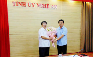 Xin nghỉ hưu trước tuổi: Còn nhiều cán bộ tâm tư