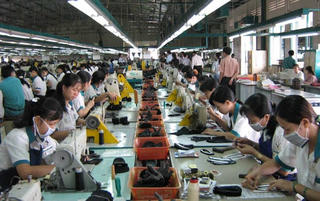 Da giày trước bài toán cạnh tranh