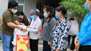 Những phận người trong ‘bão Covid-19’