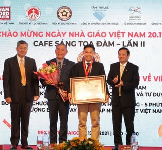 Xác lập Kỷ lục cho 'Chương trình Ngoại khóa Học đường - 5 phút thuộc bài' 