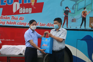 'Túi An sinh Công đoàn' đem niềm vui đến với người lao động