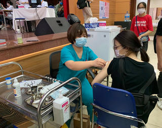 Ngày 15/12: Cả nước có trên 15.500 ca Covid-19, Hà Nội vượt mốc 1.000 ca/ngày