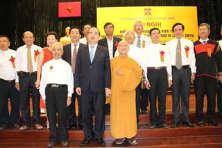 Nhân rộng những tấm gương người tốt, việc tốt trong đồng bào công giáo