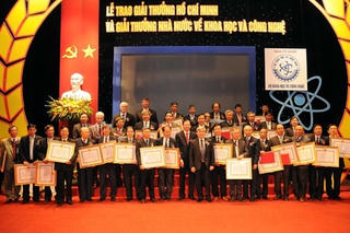 Tôn vinh khoa học