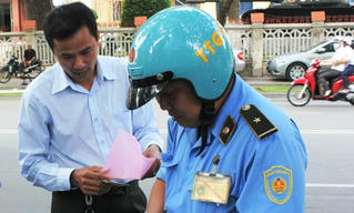 Mạnh tay với xe dừng, đỗ trái phép