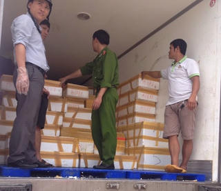 Bắt 5 tạ nội tạng thối trên đường về Quảng Ninh