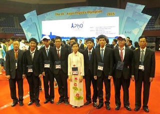 5/5 thí sinh đạt giải thưởng cao tại Olympic Vật lý quốc tế