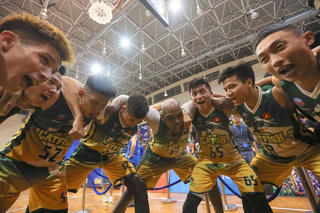 [ẢNH] Tân vương Cantho Catfish vỡ òa trong niềm vui vô địch VBA 2018