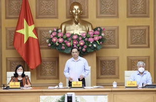 Thủ tướng: Người dân cần tích cực hơn nữa trong phòng, chống dịch