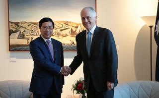 Phó Thủ tướng Phạm Bình Minh chào xã giao Thủ tướng Australia