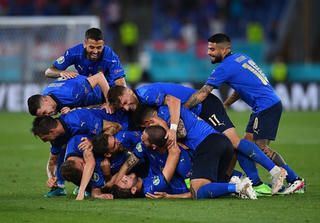 [VIDEO] Italia 3-0 Thụy Sĩ: Siêu phẩm nổ tung cầu trường