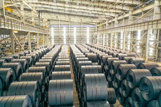 Quảng Ngãi: Thép Hòa Phát Dung Quất cán mốc 1 triệu tấn thép cuộn cán nóng