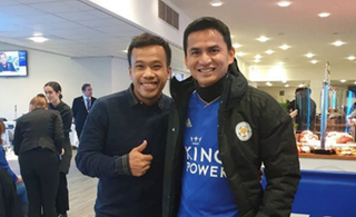 Kiatisak may mắn thoát nạn trong vụ rơi trực thăng của ông chủ Leicester