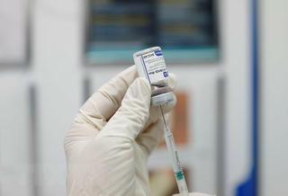 Dịch Covid-19: Séc muốn mua trực tiếp vaccine Sputnik V của Nga