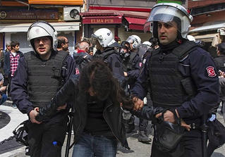 Suýt xảy ra thảm kịch 'thứ Sáu ngày 13' ở Istanbul?