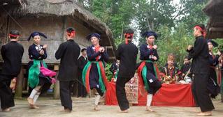 Nỗi niềm múa dân gian