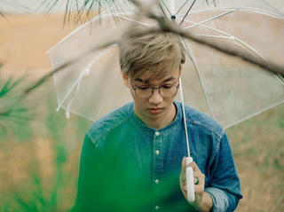 MV triệu view 'Chờ anh nhé' của Hoàng Dũng bất ngờ 'bay màu' trên YouTube