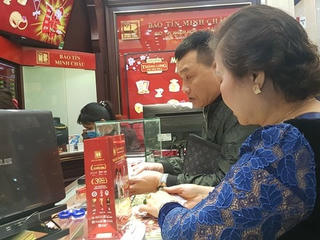 Giá vàng SJC tăng 700.000 đồng mỗi lượng, lên 58,15 triệu đồng