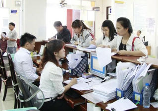 Người lao động tự ý nghỉ việc có phải bồi thường cho DN không?