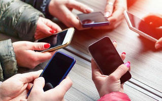 Sẽ thế nào nếu một ngày chúng ta thức dậy không có điện thoại?