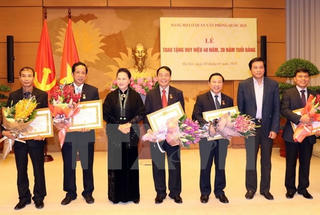 Đảng viên nhiều năm tuổi Đảng luôn là tấm gương sáng cho thế hệ trẻ noi theo