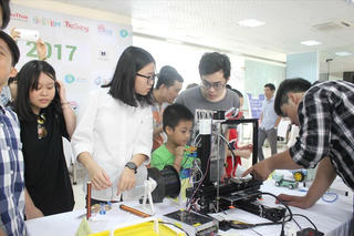 Trải nghiệm khoa học trong ngày hội STEM
