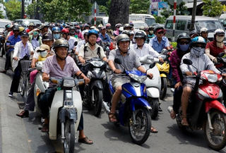 Loay hoay tìm cách xử lý 'phí bảo trì đường bộ đã thu'