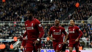 Liverpool tái chiếm ngôi đầu sau màn rượt đuổi tỷ số kịch tính