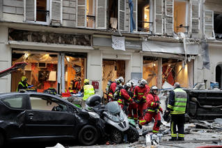 Nổ cực lớn tại trung tâm Paris, nghi ngờ rò rỉ khí gas