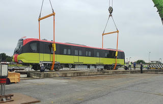 Đoàn tàu đầu tiên tuyến metro Nhổn-ga Hà Nội đã về khu Depot