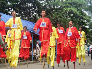 Nghệ thuật đi cà kheo
