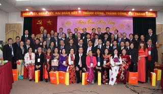 Hướng về quê hương