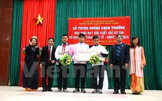 Tuyên dương 3 học sinh giành Huy chương Vàng kỳ thi WMTC 2015