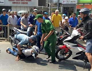 Chuyên nghiệp và đúng luật