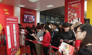 Gian hàng Vietjet với hàng ngàn Vé máy bay giá từ 0 đồng tại Hội chợ Du lịch Quốc tế TP.HCM 2014