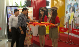 Lộ diện chủ nhân xe SH đầu tiên của chương trình Bay VietJet - Trúng xe hơi