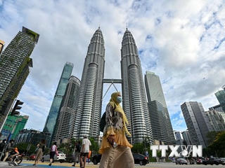 Malaysia tái phong tỏa gần như toàn bộ đất nước để chống dịch Covid-19