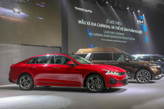 Mẫu xe Kia Carnival 2022 ra mắt, có thêm phiên bản 'Hoàng gia'