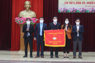 Hà Tĩnh: Đẩy mạnh các phong trào thi đua, vượt qua 'bão dịch'