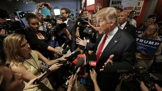 Tổng thống Trump tiếp tục căng thẳng với báo giới Mỹ