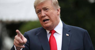Lần đầu tiên, ông Trump công khai chỉ trích Lầu Năm Góc