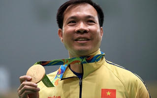 Bộ Quốc phòng vinh danh xạ thủ Hoàng Xuân Vinh