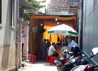 Người bị nghi can 16 tuổi đâm khi nhắc vượt đèn đỏ đã tử vong